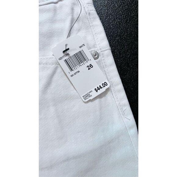 Numero Womens Frayed Hem High Rise  Relaxed Cut-Off Shorts White Sz 26 NWT P1-30 - Picture 3 of 13